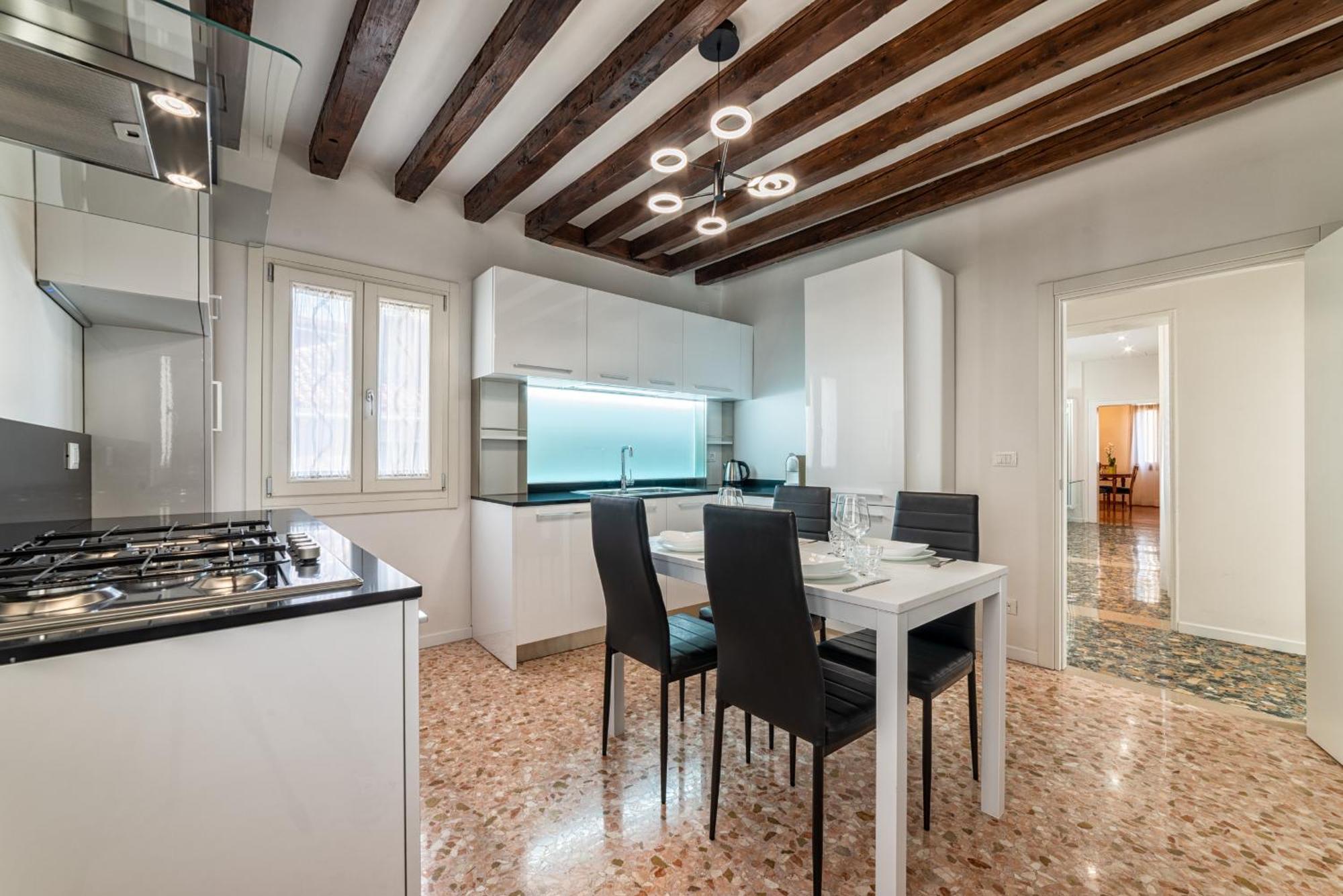 Casanova Fenice - Canal View Venezia Rom bilde