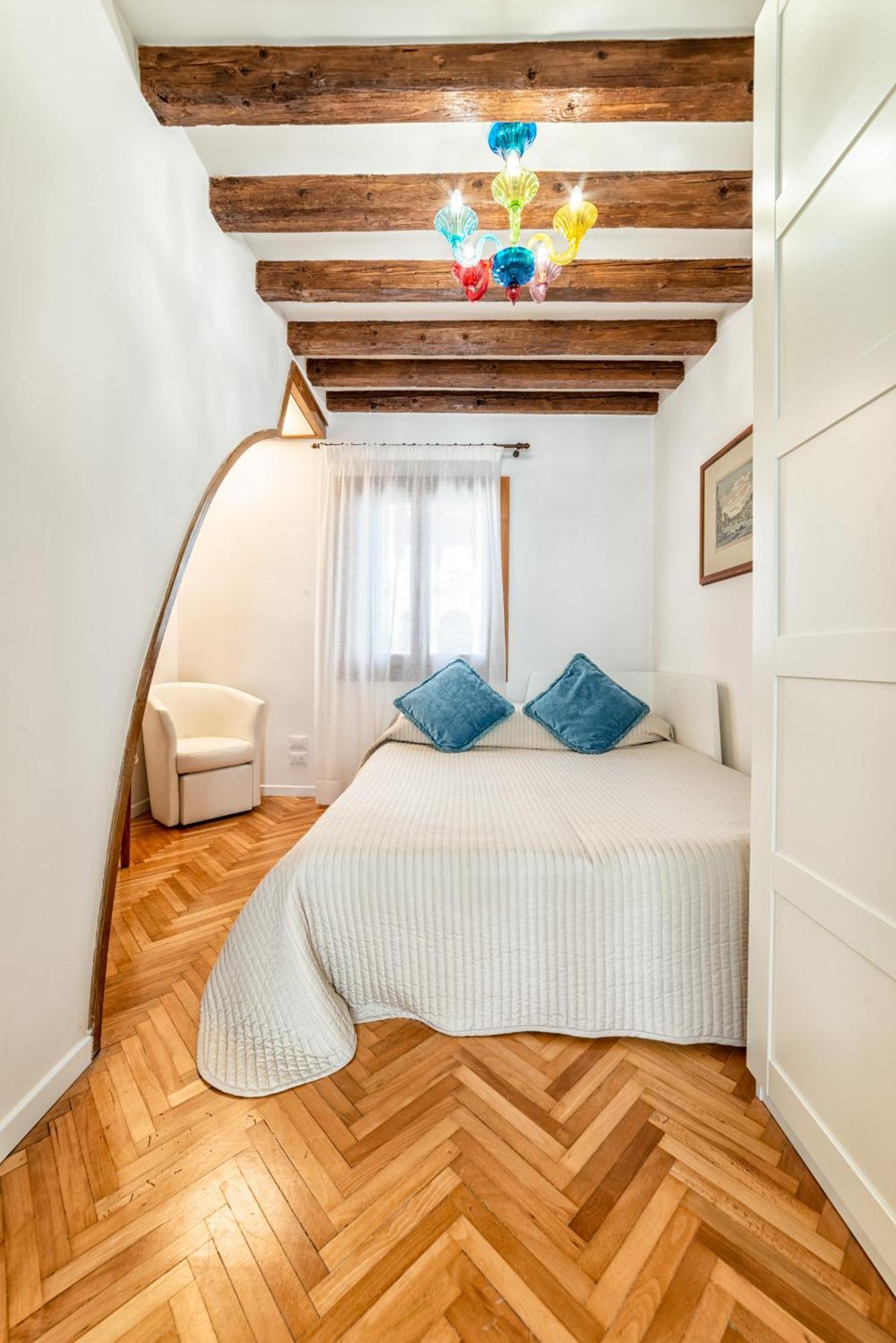 Casanova Fenice - Canal View Venezia Rom bilde